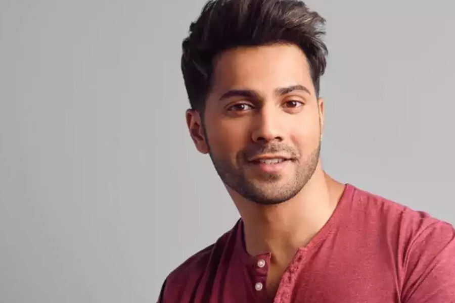 বলিপাড়ায় জনশ্রুতি, বলি অভিনেতা বরুণ ধওয়ানকে তাঁর বন্ধুবান্ধবেরা পাপ্পু বলে ডাকেন।