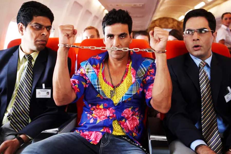 ‘ওম শান্তি ওম’ মুক্তির তিন বছর পর ২০১০ সালে মুক্তি পায় অক্ষয় কুমার এবং ক্যাটরিনা কইফ অভিনীত ‘তিস মার খান’। ছবিটির পরিচালকের আসনে ছিলেন ফারহা। বক্স অফিসে ব্যর্থ হয় ‘তিস মার খান’। 