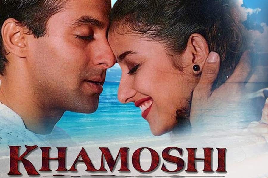 ১৯৯৬ সালে ‘খামোশি: দ্য মিউজ়িক্যাল’ ছবির মাধ্যমে পরিচালনায় হাতেখড়ি সঞ্জয় লীলা ভন্সালীর। তার পর ‘হম দিল দে চুকে সনম’, ‘দেবদাস’ এবং ‘ব্ল্যাক’-এর মতো সফল ছবি কেরিয়ারের ঝুলিতে ভরেন সঞ্জয়।