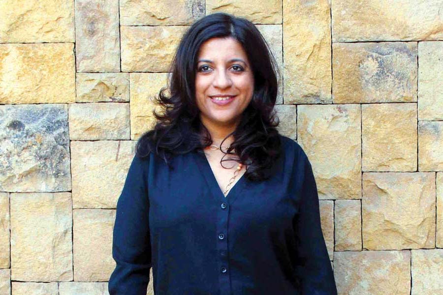 ২০০৯ সালে ‘লাক বাই চান্স’ ছবির মাধ্যমে পরিচালনা শুরু করেন জাভেদ আখতারের কন্যা জ়োয়া আখতার। এই ছবিটি বক্স অফিসে ভাল ব্যবসা করতে পারেনি। দু’বছর পর ২০১১ সালে মুক্তি পাওয়া ‘জ়িন্দেগি না মিলেগি দোবারা’ ছবির মাধ্যমে বলিপাড়ায় ‘কামব্যাক’ করেন জ়োয়া।