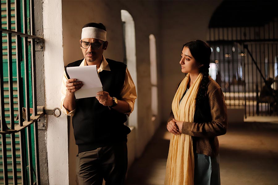 Review of new Hoichoi Bengali web series Advocate Achinta Aich