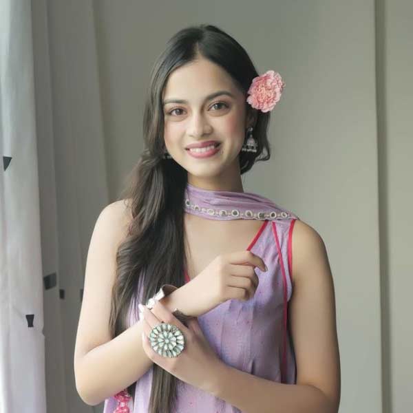 Meet the bollywood actress Nitanshi Goel, played the role of Phool Kumari in Laaptaa Ladies