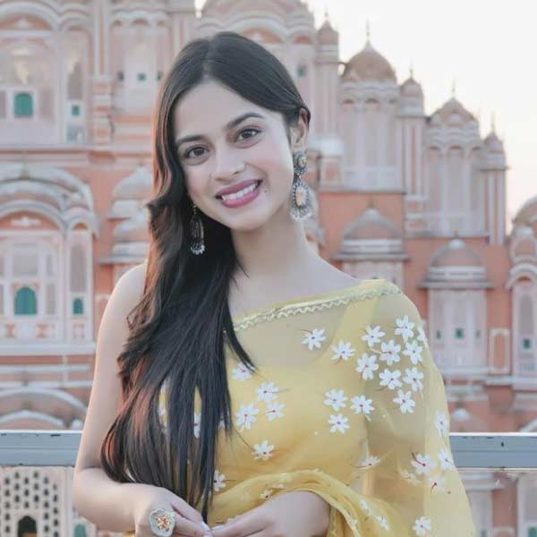 Meet the bollywood actress Nitanshi Goel, played the role of Phool Kumari in Laaptaa Ladies