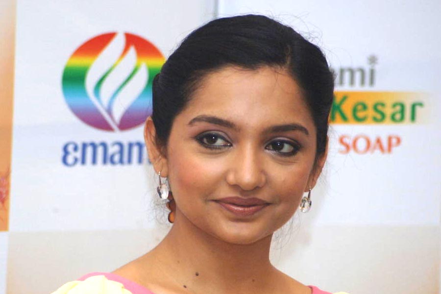 ‘তৃষ্ণা’ ধারাবাহিকের মাধ্যমে ছোট পর্দায় অভিনয় শুরু জুনের। তার পর ‘বেহুলা’, ‘কাছের মানুষ’, ‘গাঁটছড়া’, ‘রেশম ঝাঁপি’ এবং ‘সাঁঝের বাতি’র মতো একাধিক বাংলা ধারাবাহিকে অভিনয় করেন তিনি। কখনও নেতিবাচক চরিত্রে কখনও বা ইতিবাচক চরিত্রে অভিনয় করে দর্শকের প্রিয় হয়ে ওঠেন তিনি।