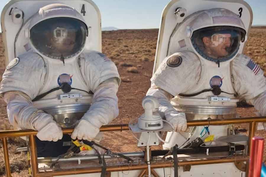 Four humans to begin living on Mars