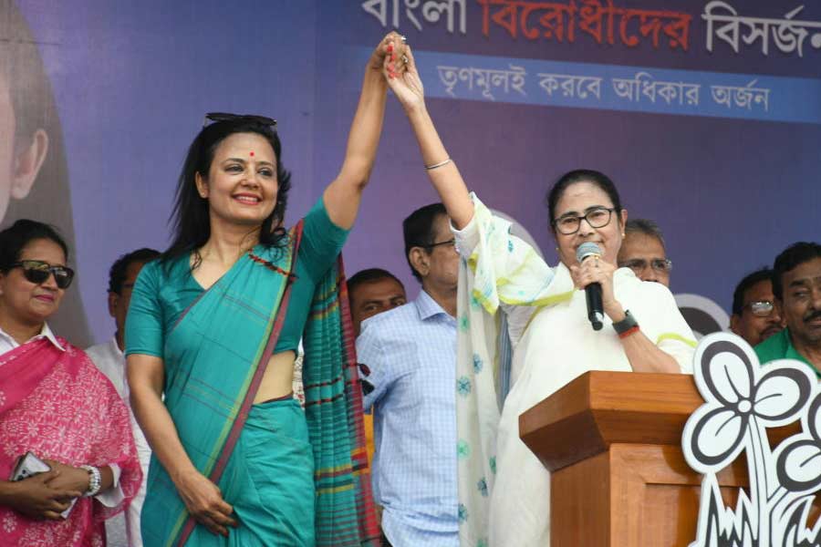 Mahua Moitra’s style statement during LokSabha Election 2024 campaign