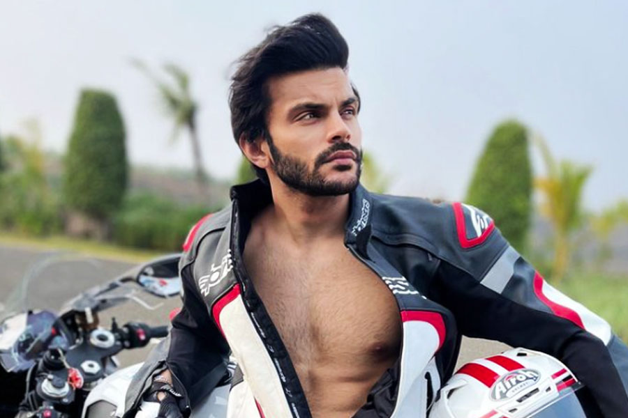 Meet Veer Pahariya, son of millionaire, worked as body double of Varun Dhawan, rumored boyfriend of Manushi Chillar