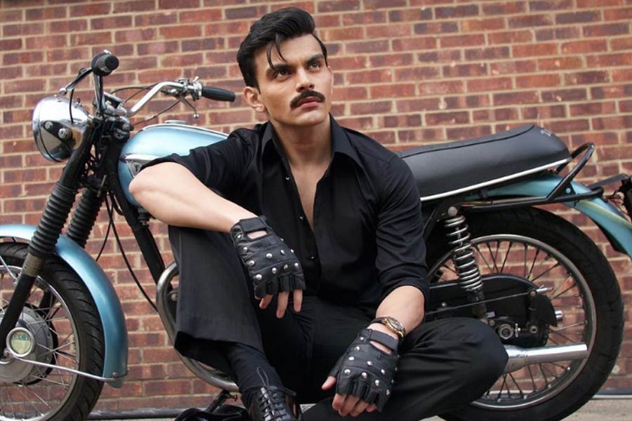 Meet Veer Pahariya, son of millionaire, worked as body double of Varun Dhawan, rumored boyfriend of Manushi Chillar