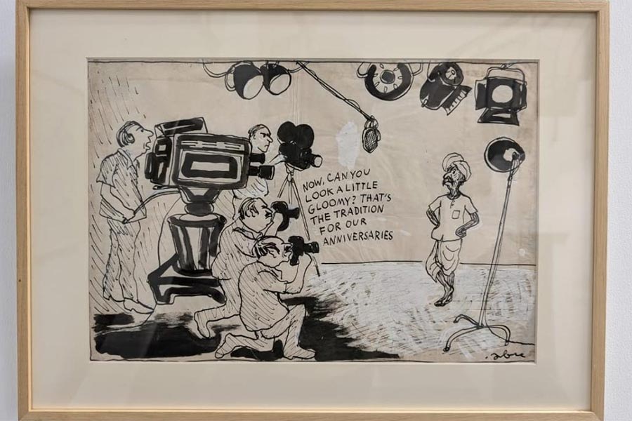 কার্টুন-দুনিয়া: আবু আব্রাহামের একক প্রদর্শনীর চিত্রকর্ম।