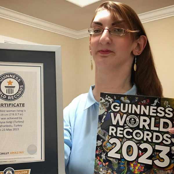 Meet the tallest living woman Rumeysa Gelgi, confirmed Guiness World Records 