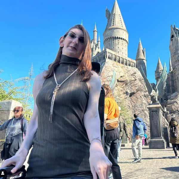 Meet the tallest living woman Rumeysa Gelgi, confirmed Guiness World Records 