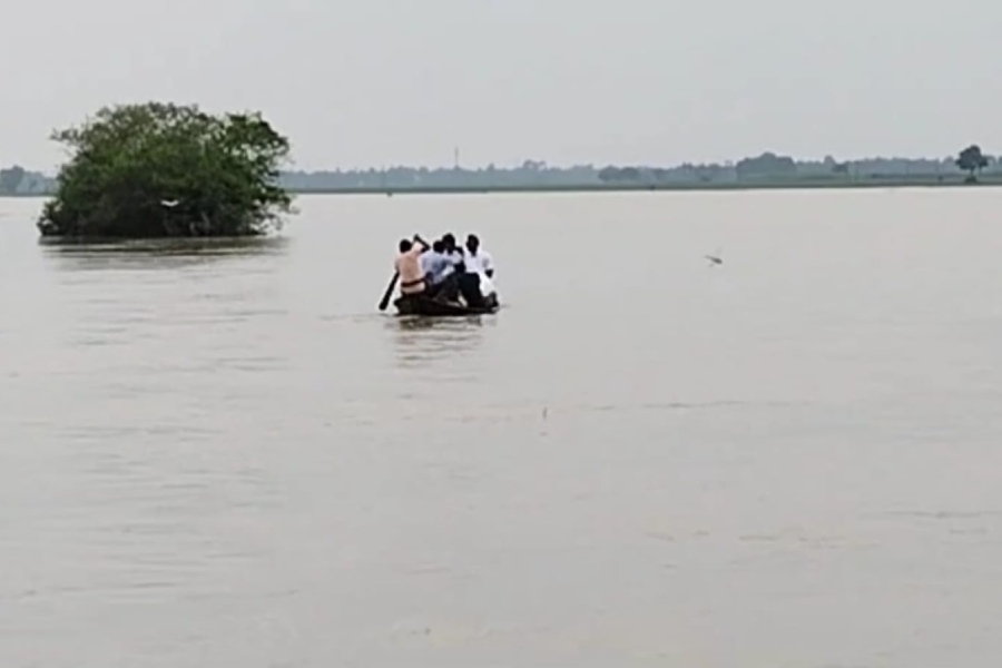 ব্রাহ্মণী নদীর প্রবাহে ভেসে গিয়েছে চারিদিক।