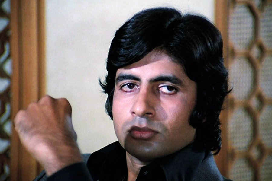 Know the educational qualifications of the members of Bachchan family 