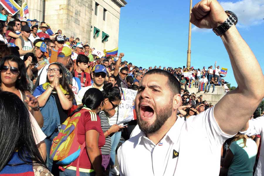 All need to know about recent political crisis of Venezuela 