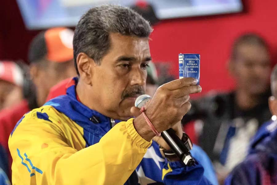 All need to know about recent political crisis of Venezuela 