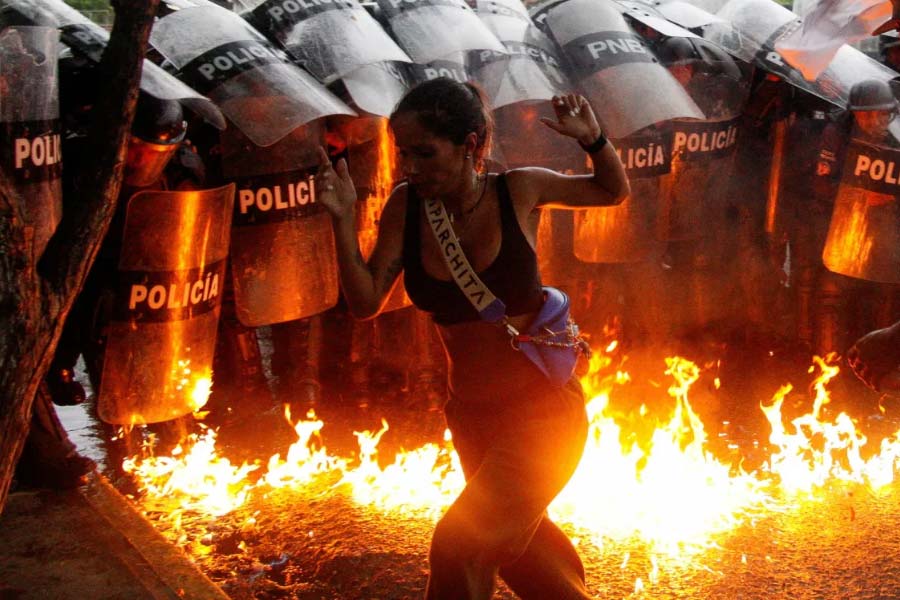 All need to know about recent political crisis of Venezuela 