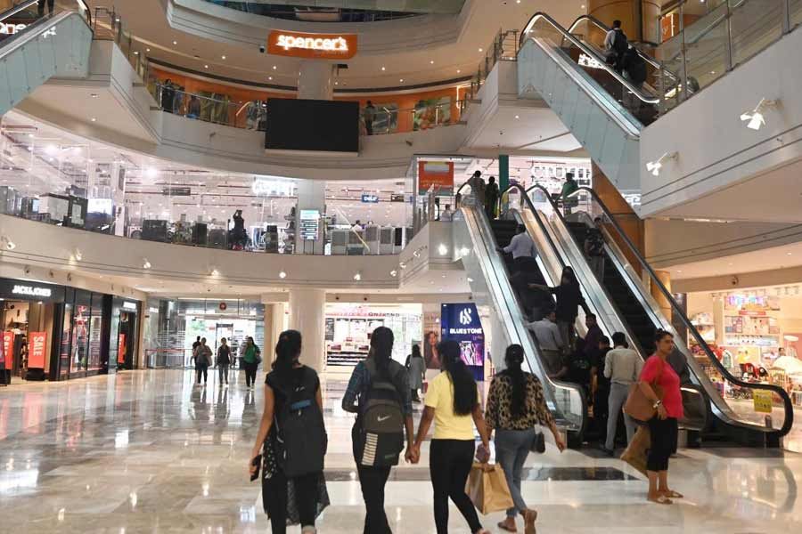 Fire breaks out at acropolis mall, Kolkata