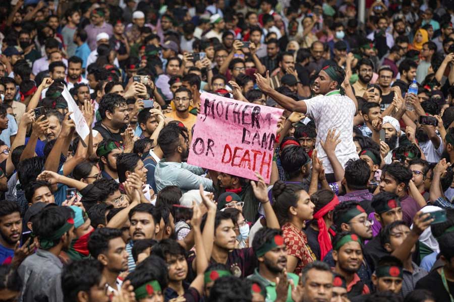 উত্তাল বাংলাদেশ।