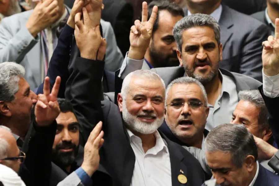 যখন এই প্রশ্ন ঘিরে সারা বিশ্বে কৌতূহল, তখন তুর্কি সংবাদমাধ্যমের দৌলতে প্রকাশ্যে আসে একটি নাম— অমিত নাকেশ। নাম শুনেই বোঝা যায় এই লোক ভারতীয় বা ভারতীয় বংশোদ্ভূত।