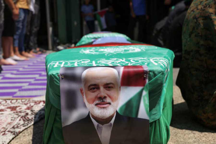 ইজ়রায়েল এবং ইরানের মধ্যে উত্তেজনা যখন তুঙ্গে, তখন তুর্কি সংবাদমাধ্যম ‘আকদেনিজ গেরেক গেজেটেসি’, ‘গুনেইডোগু এক্সপ্রেস’ এবং ‘হ্যাবার গ্লোবাল’-এর প্রতিবেদনে বলা হয়, মোসাদের নির্দেশে তিনিই গিয়ে উত্তর তেহরানের ওই গেস্ট হাউসে বোমা লাগিয়ে এসেছিলেন, যেখানে হানিয়া থাকছিলেন।