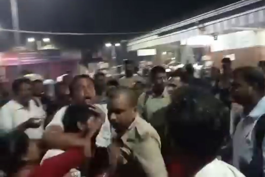 fight in Train