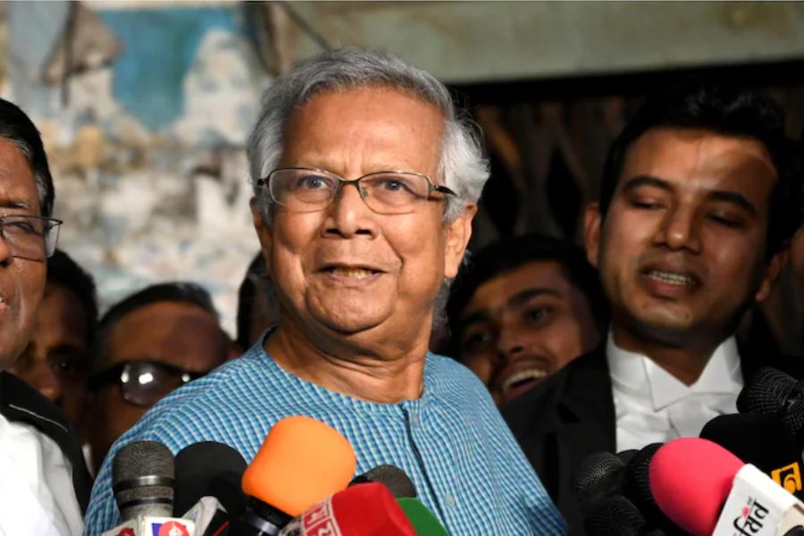 ‘গরিবের ব্যাঙ্কার’ হিসাবে পরিচিত ছিলেন ইউনূস।