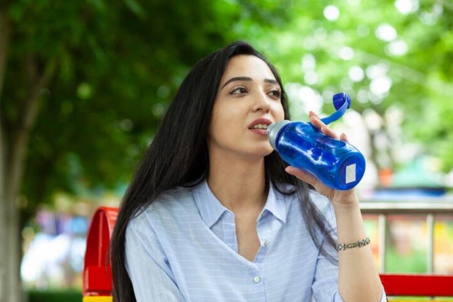 Study has found that drinking from plastic bottles may increase blood pressure