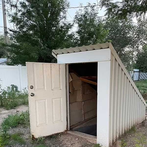 Couple discovers a small room in the backyard after buying new home in New Mexico