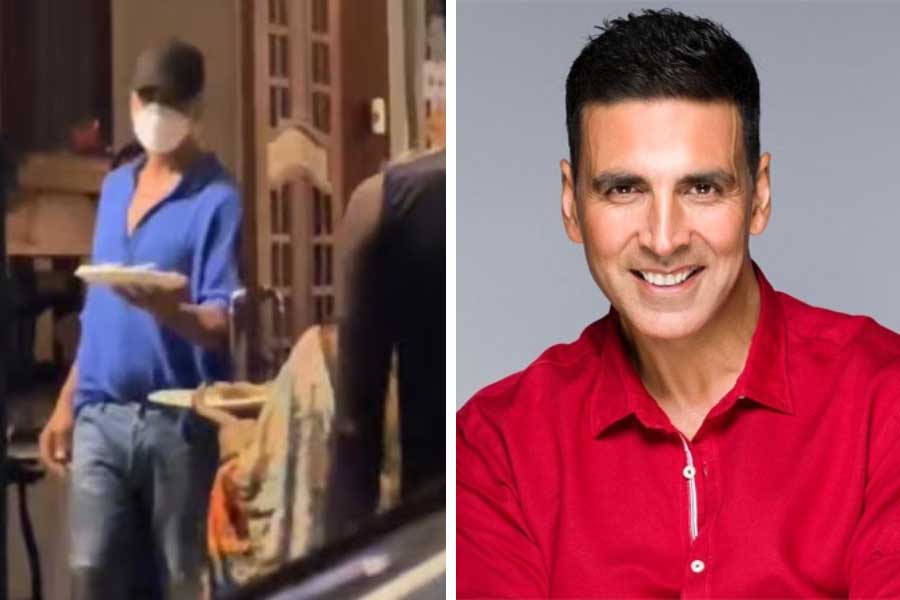 Akshay Kumar distributes homemade food to people who live on the street