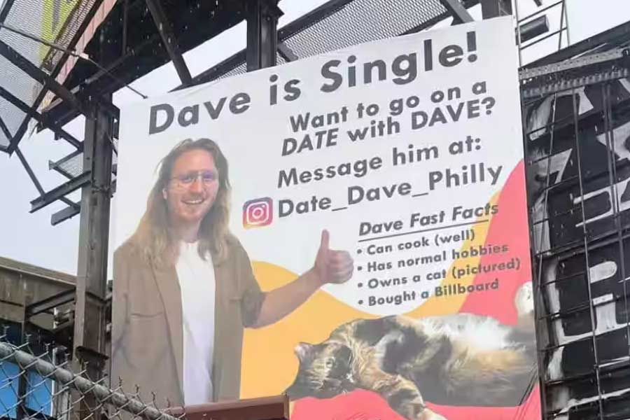 US man rents billboard to to find a date for him