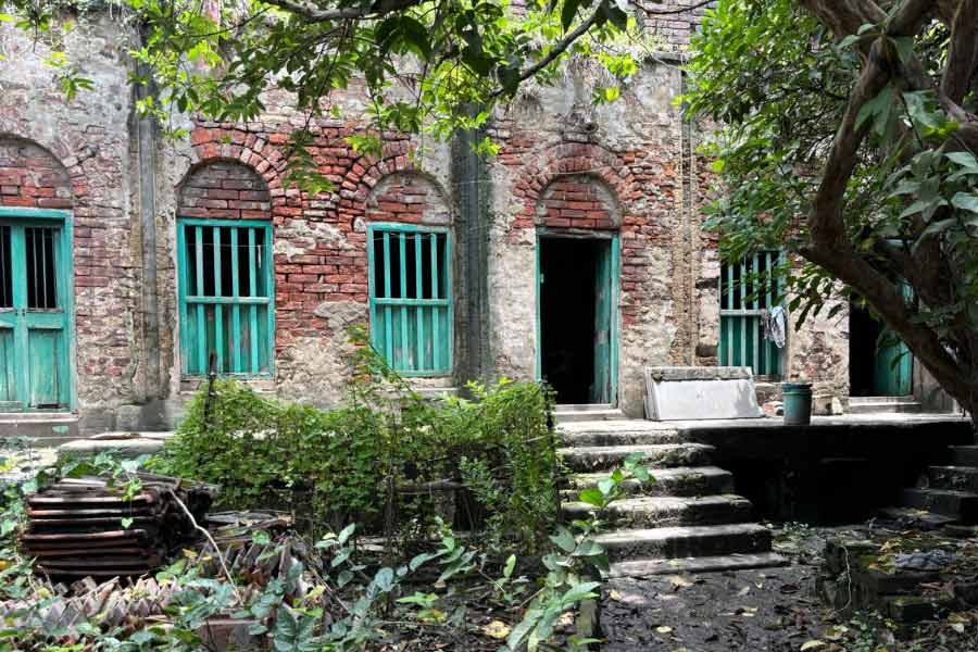 Sheikh Hasina was arbitrary, but why was Mujibur Rahman's statue broken, The family of martyrs of mother language movement is raising questions