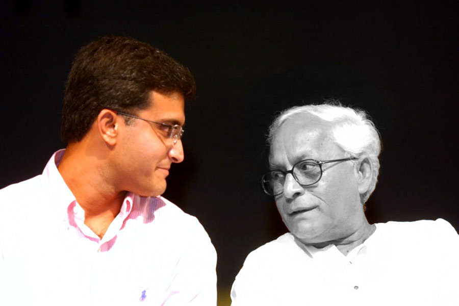 Saurav Ganguly pays his tribute to Buddhadeb Bhattacharjee