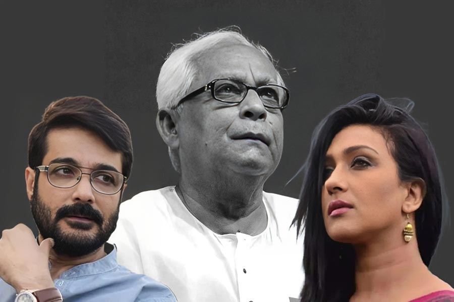 Bengali actor Prosenjit Chatterjee and Rituparna Sengupta paid condolences to Buddhadeb Bhattacharjee