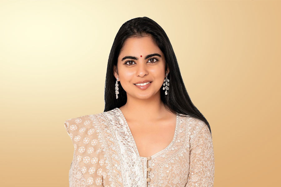 How rich is Anant Ambani, how much salary he gets from Reliance