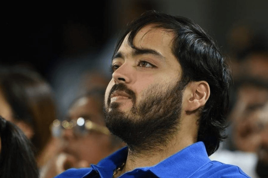 How rich is Anant Ambani, how much salary he gets from Reliance