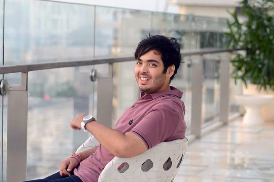 How rich is Anant Ambani, how much salary he gets from Reliance