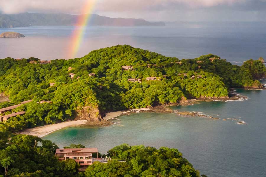 অতিথিরা চাইলে অতিরিক্ত খরচ করে তাঁদের জন্য আলাদা ভাবে রন্ধনশিল্পীও রাখতে পারেন। সেই রন্ধনশিল্পী তখন নির্দিষ্ট অতিথি ছাড়া হোটেলে উপস্থিত অন্য কোনও অতিথির জন্য রান্না করতে পারবেন না।