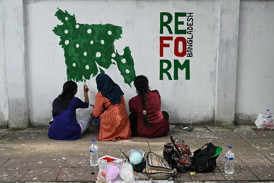 Uncertainty in Bangladesh after the fall of Sheikh Hasina & the future possibilities