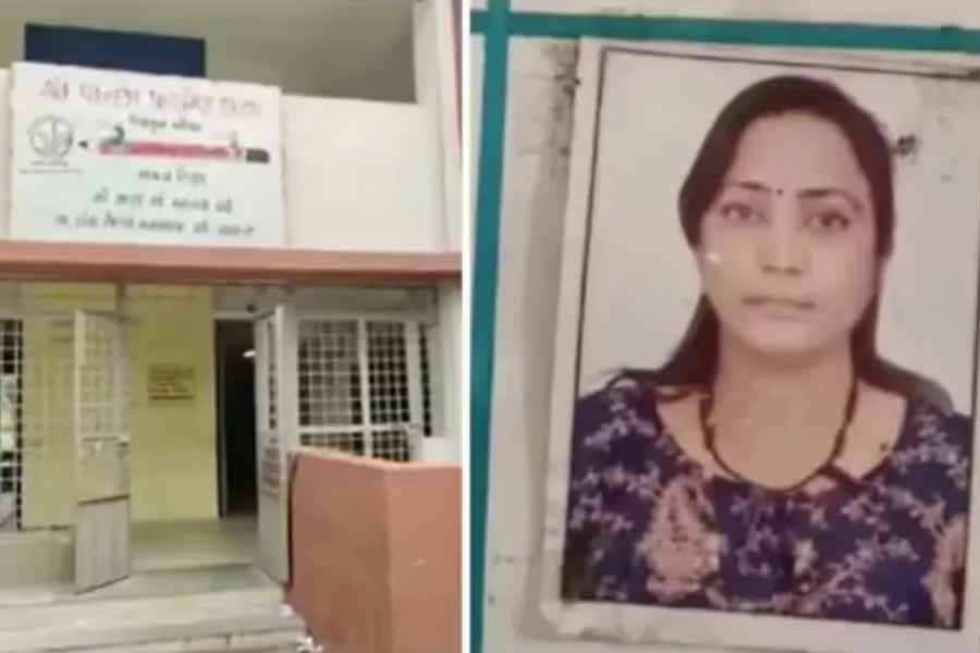 Teacher living in Chicago draws salary for 8 years in Gujarat