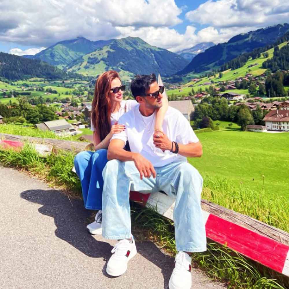 Cricketer Shoaib Malik and her wife Sana Javed went on vacation to Switzerland, here are the pictures