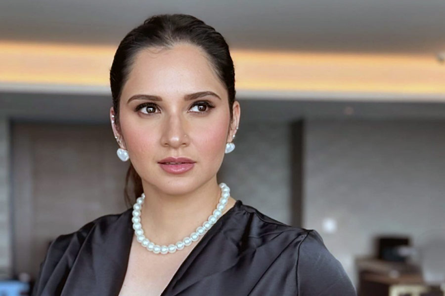 Cricketer Shoaib Malik and her wife Sana Javed went on vacation to Switzerland, here are the pictures