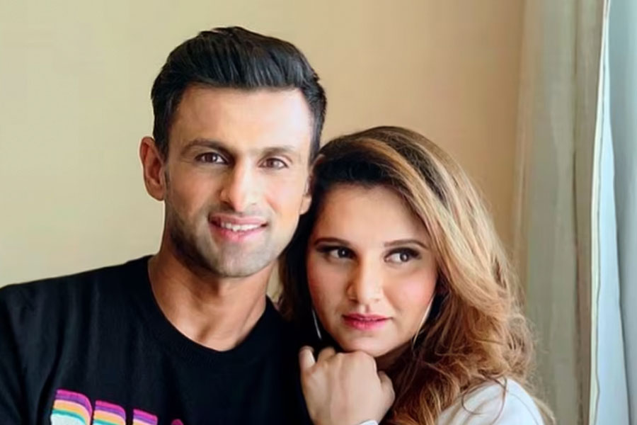 Cricketer Shoaib Malik and her wife Sana Javed went on vacation to Switzerland, here are the pictures