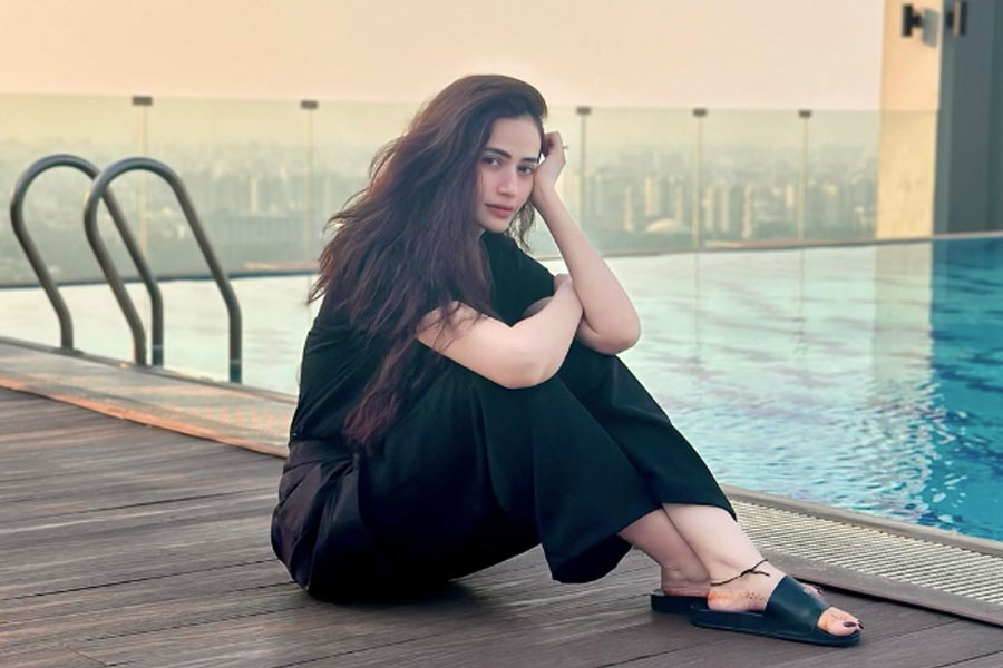 Cricketer Shoaib Malik and her wife Sana Javed went on vacation to Switzerland, here are the pictures