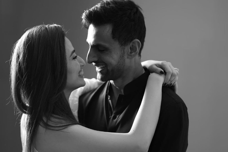 Cricketer Shoaib Malik and her wife Sana Javed went on vacation to Switzerland, here are the pictures