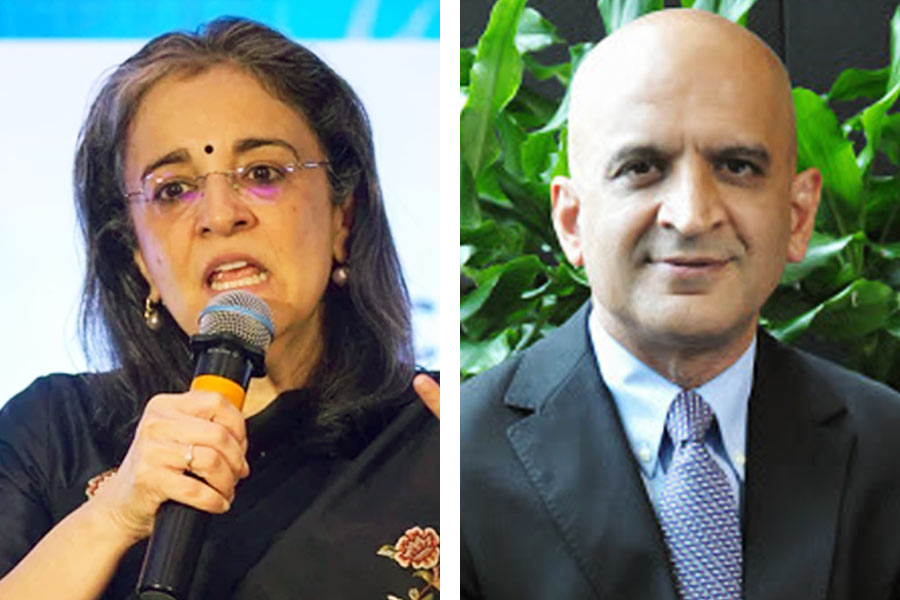 Hindenburg-Adani row, who is Madhabi Puri Buch and Dhabal Buch