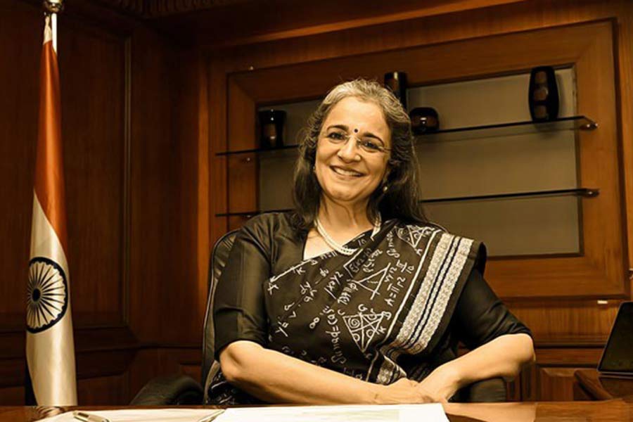 Hindenburg-Adani row, who is Madhabi Puri Buch and Dhabal Buch