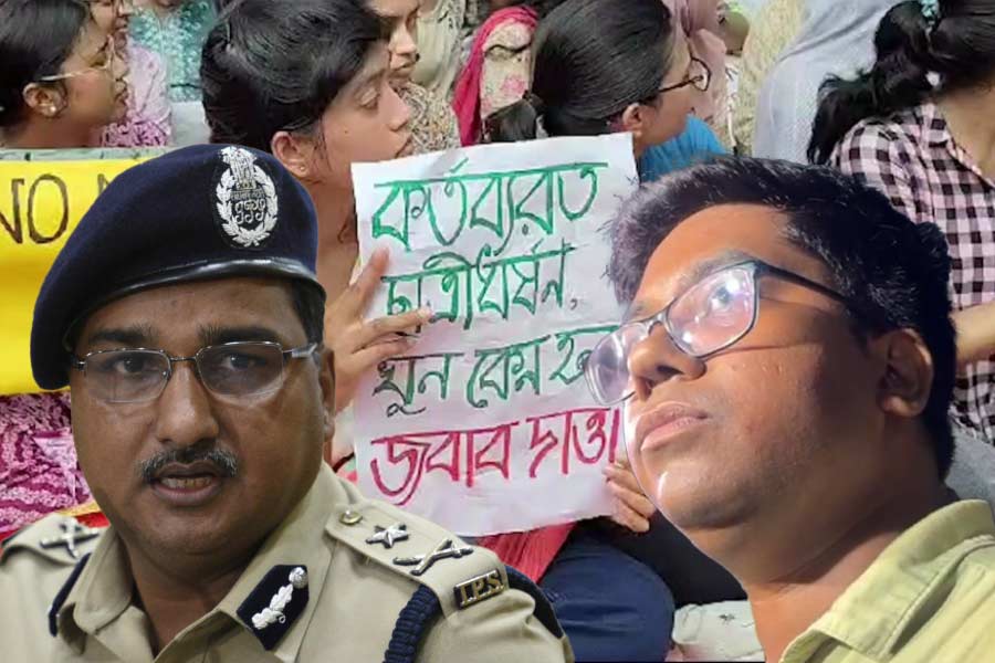 বিক্ষোভকারীদের সঙ্গে বৈঠক পুলিশ কমিশনার বিনীত গোয়েলের।