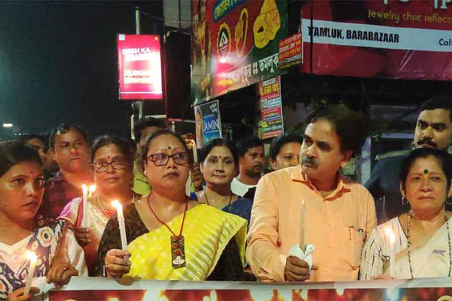 আর জি করের ঘটনার প্রতিবাদে তমলুকে বিজেপির মিছিল, ছিলেন সাংসদ অভিজিৎ গঙ্গোপাধ্যায় ।