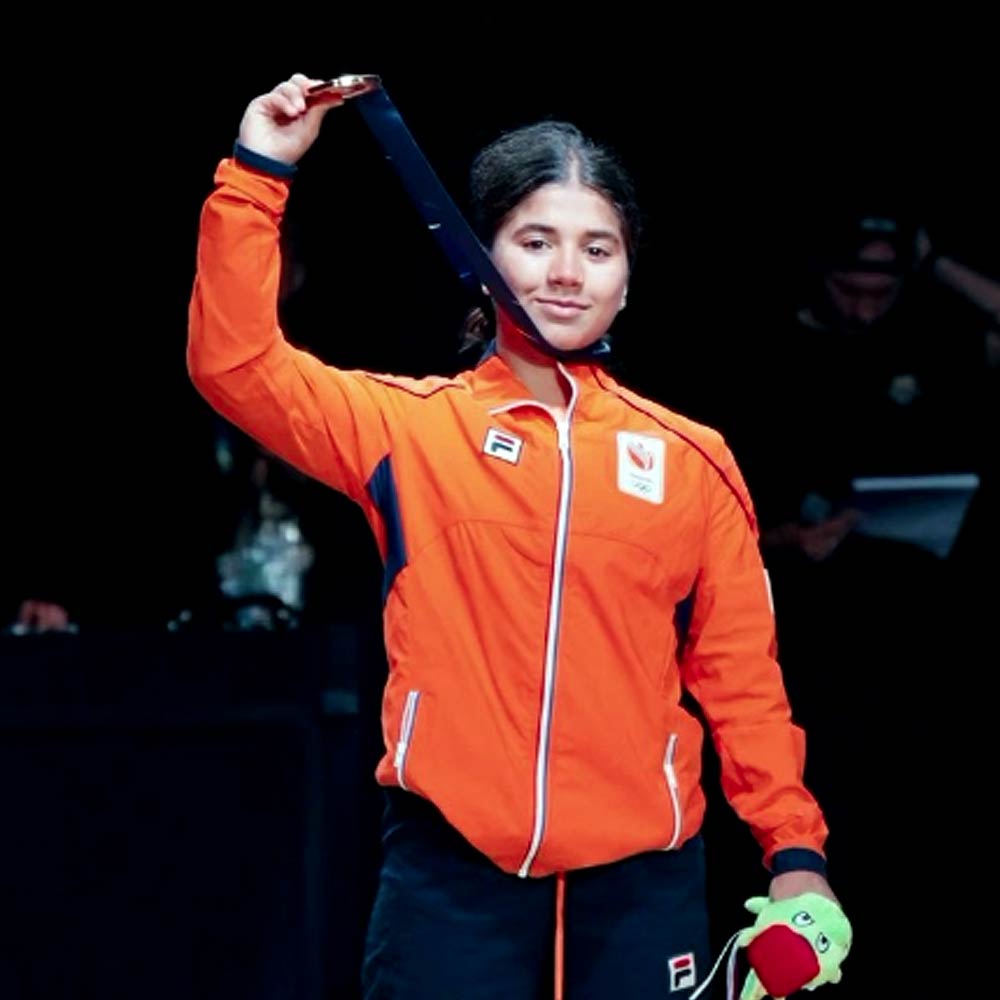 জাতীয় স্তরের পর আন্তর্জাতিক স্তরেও খেলতে চেয়েছিলেন ইন্ডিয়া। সেই উদ্দেশ্যে দেশ-বিদেশের নানা জায়গায় প্রতিযোগিতায় অংশগ্রহণ করতে শুরু করেন তিনি।