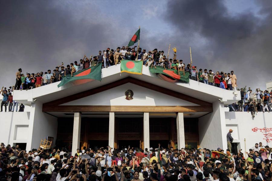 Bangladesh interim government to protesters gave 7 days for Give up illegal firearms